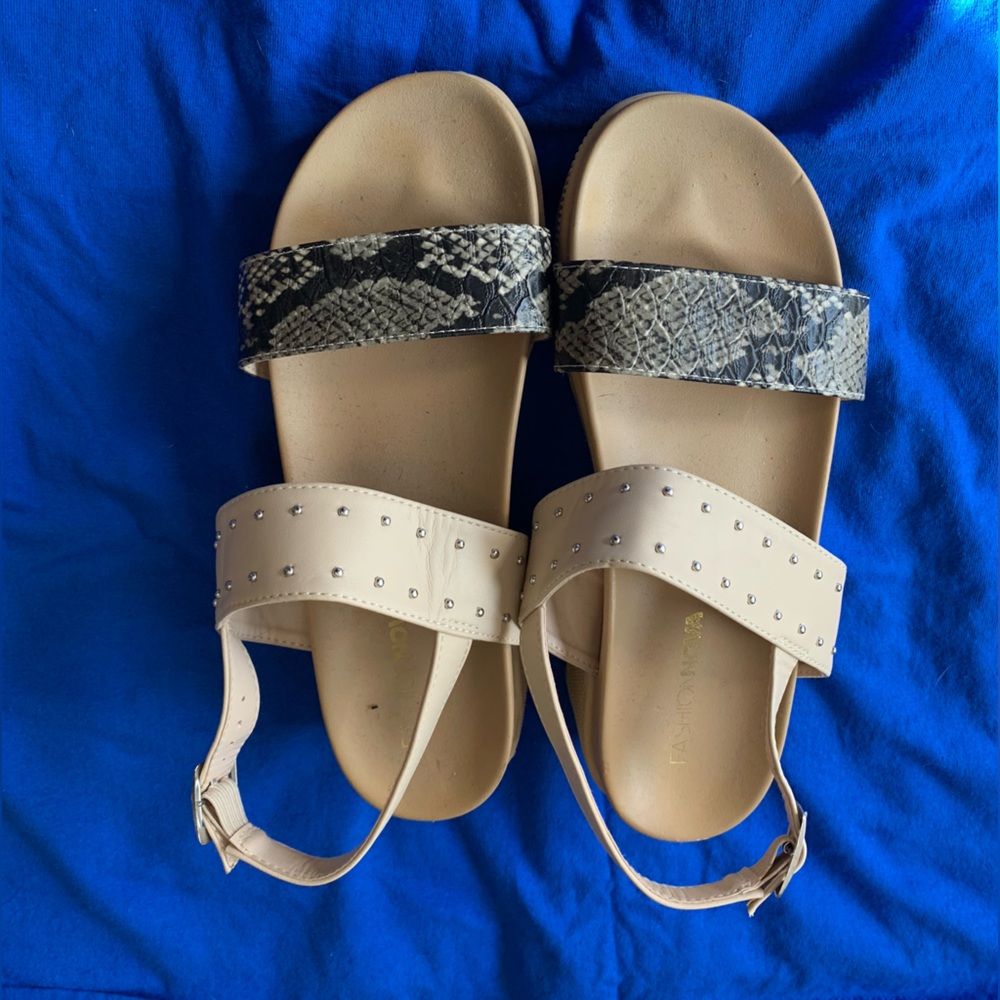 NWOT Fashion Nova Snake Sandals